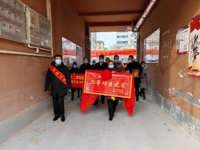 喜报送到家  “光荣之家”更光荣