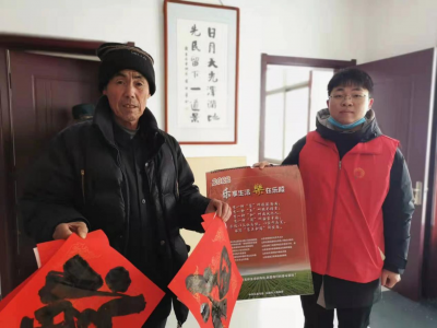 乐陵市朱集镇党建特派员开展“新春送福”活动