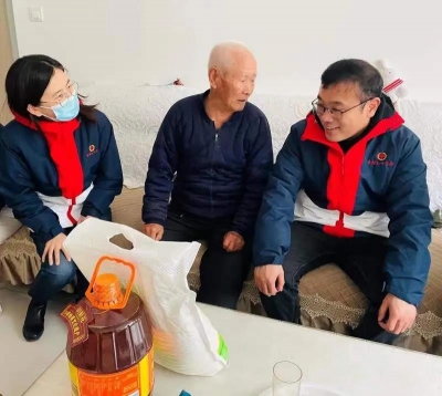 我为群众办实事 | 齐河县红十字会开展“爱在齐河 ‘救’在身边”活动 为王城村村民送温暖