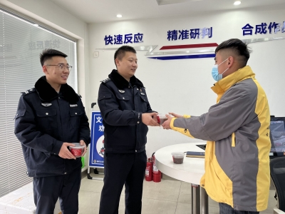 【乐跑现场】德州：腊八粥温暖一线工作者
