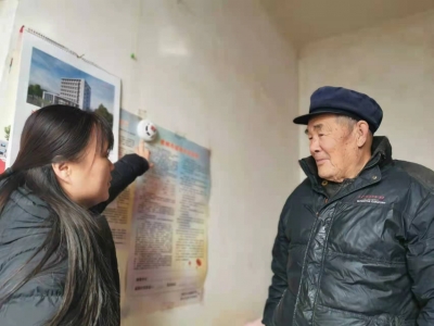 乐陵市郭家街道：为困难老人安装烟感报警器