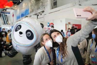 售卖自制“冰墩墩”糕点被查处 | 合理使用“冰墩墩”，需要履行这些手续