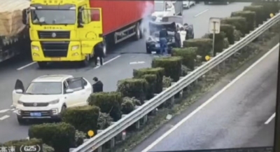 全网寻找的“鲁ND4418”货车司机是咱德州人 | 王金星、赵洪升，你们高速上救火的样子真帅！