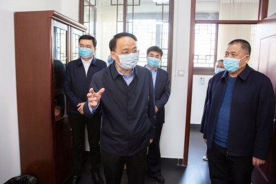 科学救治患者 全力阻击疫情 | 德州市委副书记、市长朱开国到市第二人民医院调研