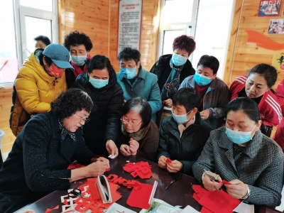 省地矿局水文二队：组织退休职工开展剪纸活动