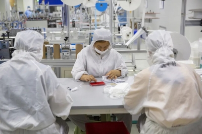 开足马力稳生产！德州经开区美健医疗三班倒，日生产口罩60万片