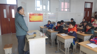 文化进万家 | 著名作家铁流、德州作家赵方新向夏津小学捐赠图书