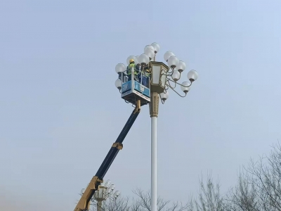 【创建全国文明城市】德州市政：集中整治崇德十大道488基路灯安全隐患