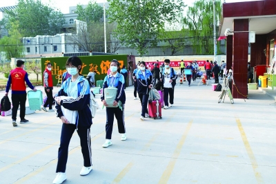 我市6县市区恢复线下教学活动 | 学校又闻朗朗读书声