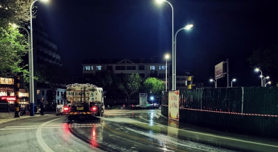 德州环卫：路面油污及时清 消除隐患保畅通