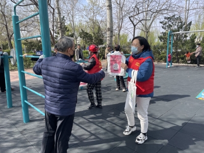 小手袋传递大文明 | 市园林设计院开展烟头整治宣传活动