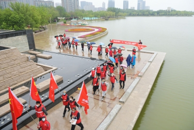 创建全国文明城市 | 德州日报社携手市义工志愿者联合会开展文明旅游倡导活动  
