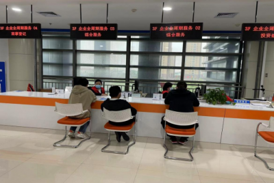 夏津县行政审批局：坚持党建引领，做好“四篇”文章打造“五星级”营商环境