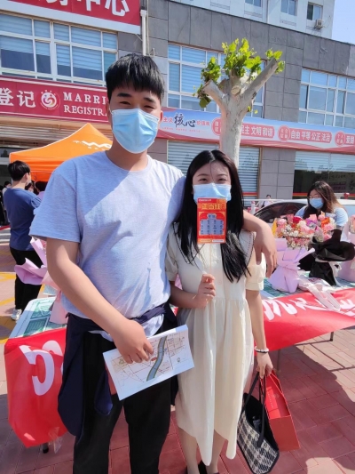 5•20德州福彩中心组织刮刮乐户外卖场活动  德州婚姻登记处有惊喜