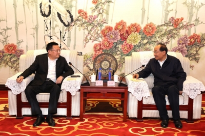 德州市委书记田卫东会见梁雷 