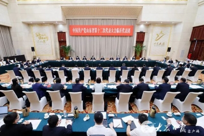 ​李干杰参加临沂代表团讨论时强调：坚定信心决心勇于担当作为 推动“走在前、开新局”取得新突破