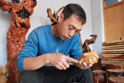 匠心绝活 | 庆云青年周春月：枯木逢“春”雕神韵