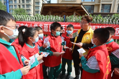 让绿色、低碳、环保理念深入孩子心中！德州市实验小学开展“垃圾分类宣传进社区”活动
