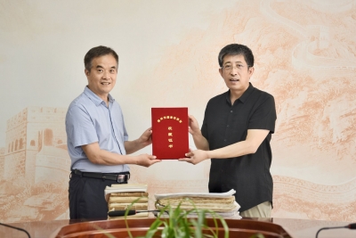 记录时代脉搏 留存教育记忆 | 德州市档案馆收到市民捐赠重要档案史料