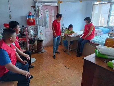  创建全国文明城市｜德州市公路中心联合巡查中心开展“一路有爱 扶困助学”走访慰问活动