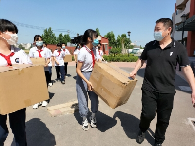 商户心系困难学生 六一捐赠温暖人心