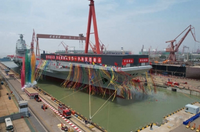 我国第三艘航空母舰下水！命名“福建舰”！