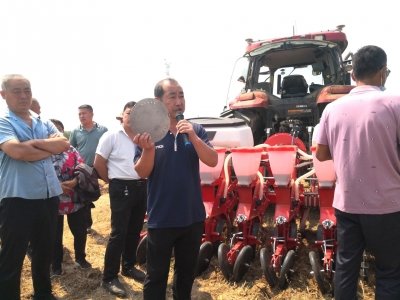 乐陵胡家街道：“流动党校”田间地头授课