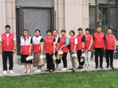 德州市星凯社区有了“幸福居民餐厅”。一份油条一碗豆浆一个鸡蛋只需2元钱  特殊群体免费早餐送上门