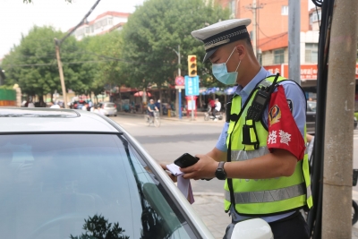 德州交警：“亮剑”背街小巷 提升城市形象