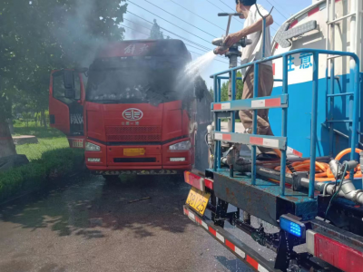 “洒水车”秒变“消防车”！平原上演暖心救援