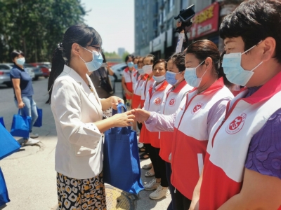 “夏送清凉•向奋斗者致敬” | 共青团德州市委走访慰问一线劳动者