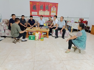 乐陵花园镇：省派第一书记开展“八一”走访慰问活动