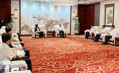 德州市委书记田卫东会见冯驭一行