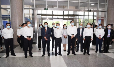 德州市领导陪同嘉宾参观“开放的德州与东盟相拥”主题展 | 田卫东蔡先金朱开国参加