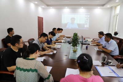 省地矿局水文二队第六青年理论学习小组集体学习研讨省第十二次党代会精神