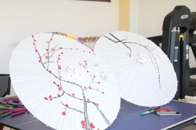 【弘扬时代文明 传承良好家风】表白寺镇乡村“复兴少年宫”带你体验最浪漫的老手艺—油纸伞制作