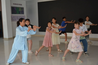 武城：老年大学“暑期套餐”　丰富青少年多彩假期