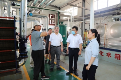 国家自然基金重点项目中期审查会专家到省地矿局水文二队考察交流
