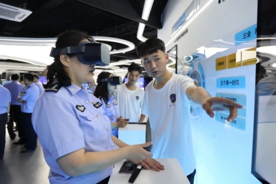 案例警示、VR沉浸式体验、互动问答……我市首家反诈科普体验馆“上线”