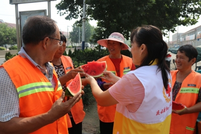 庆云常家镇：炎炎夏日送清凉 关爱每位环卫工