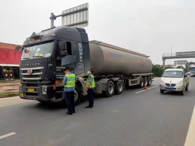 庆云县交通运输局开展治超专项行动