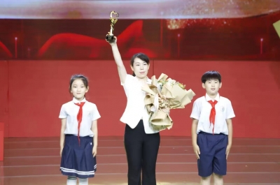 从销售员到商超经理，20年坚持和积累成就“最美职工” | 李秀：做一个温暖的服务者