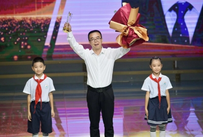 德州最美教师、陵城区第一中学孟庆利： “孟孟”的199封亲子书信