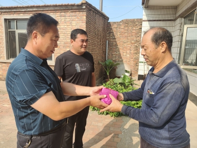 爱心月饼 情暖中秋！宁津李名杨村：连续5年为老人免费送中秋月饼