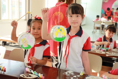 我们的节日 | 庆云徐园子乡：巧手做灯笼 温情迎中秋  