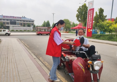 铁营镇：戴好头盔 “守”好安全 “系”住文明