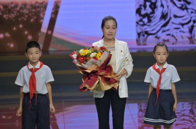 德州最美教师、德州市实验中学张秀伟：为孩子们点一盏心灯