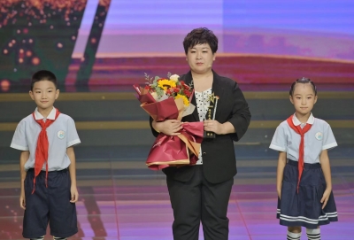 德州最美教师、夏津县第六中学李文：给学生最长情的陪伴