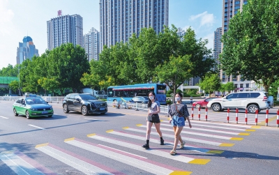 美文｜邓吉收：过斑马线的故事