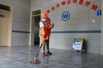 德州环卫：千余环卫工坚守岗位 打造洁净环境献礼国庆